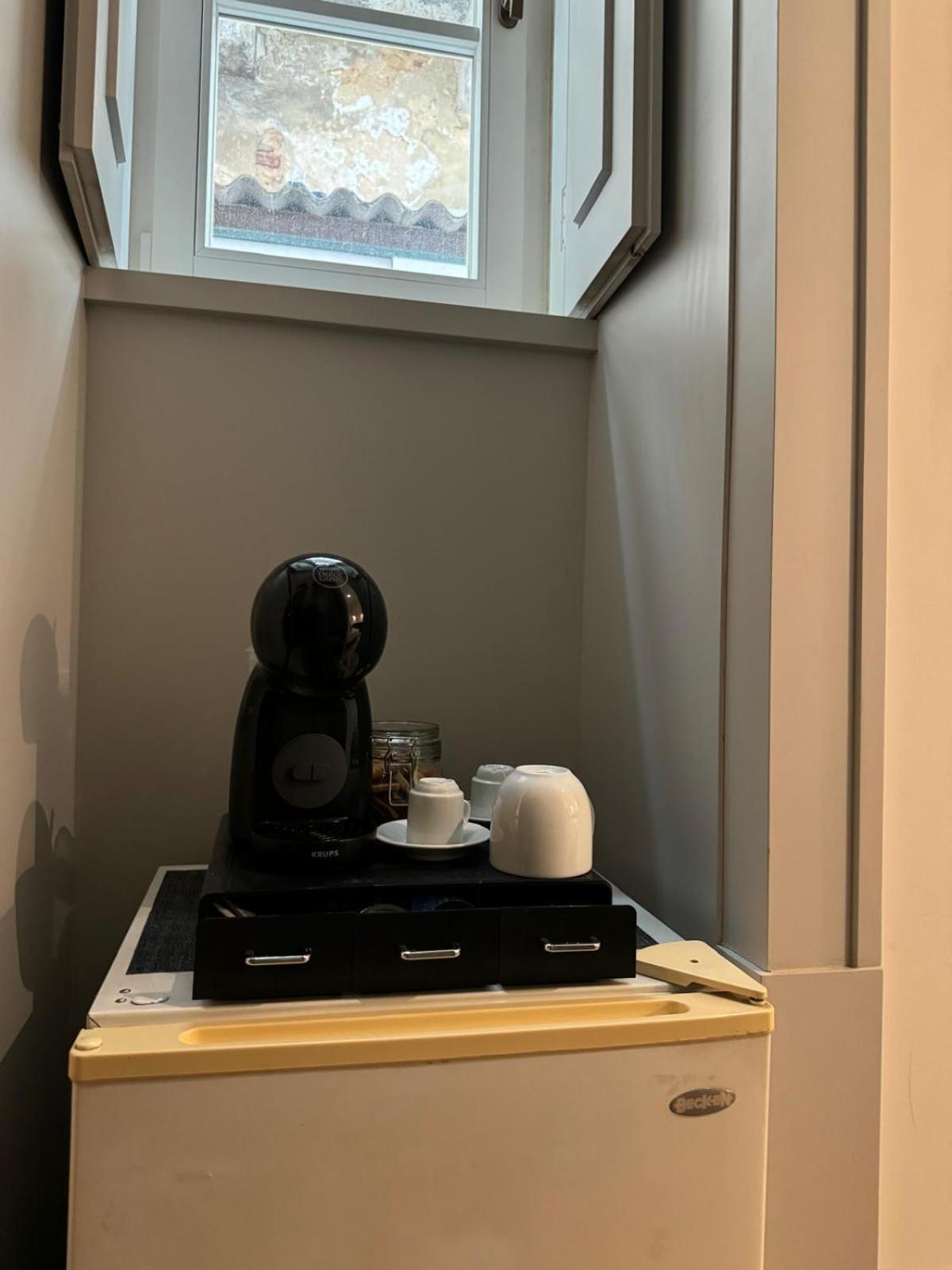 Double Room With Private Wc In Shared House In Downtown Lisboa Eksteriør billede