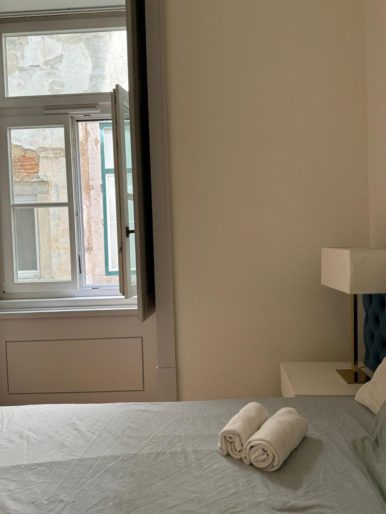 Double Room With Private Wc In Shared House In Downtown Lisboa Eksteriør billede
