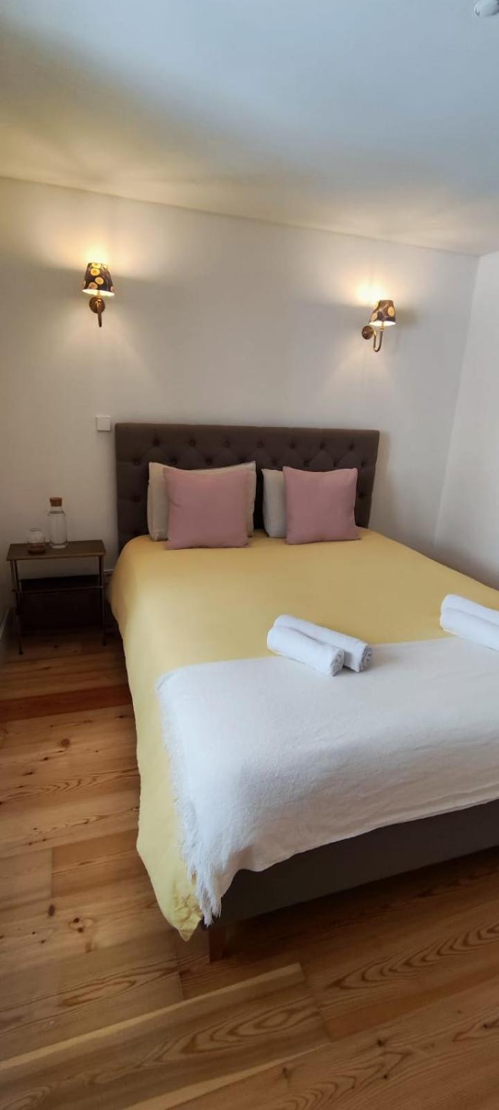 Double Room With Private Wc In Shared House In Downtown Lisboa Eksteriør billede